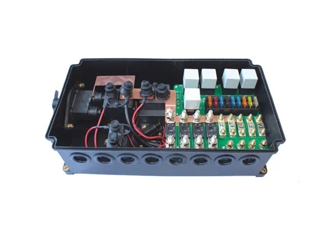 DH18091 中央电器装置板总成