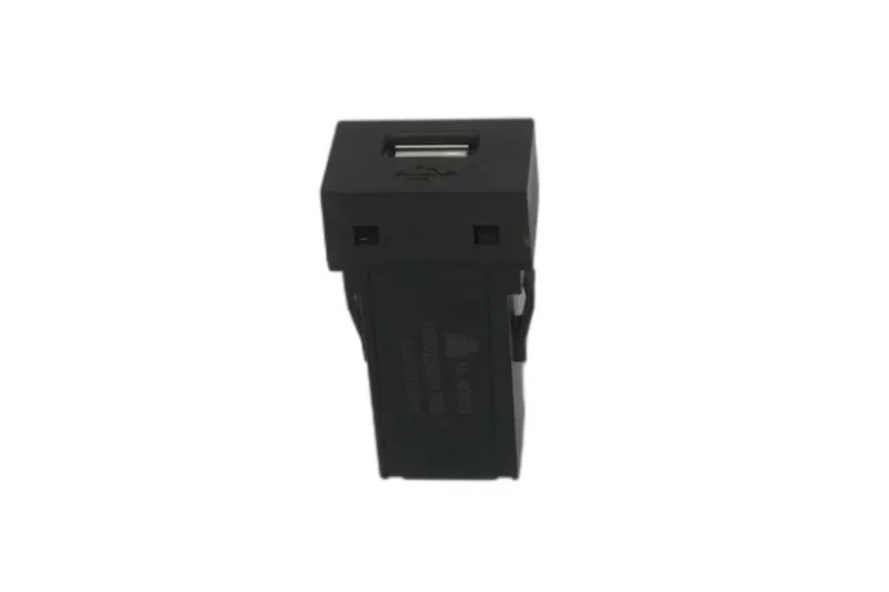 QT015 USB充电接口